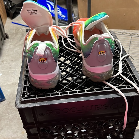 Nike shoes - Picture 4 of 8